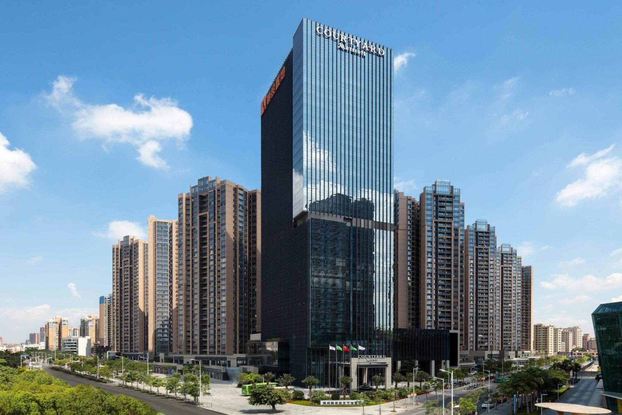 Отель Courtyard By Marriott Shenzhen Bao'An Экстерьер фото